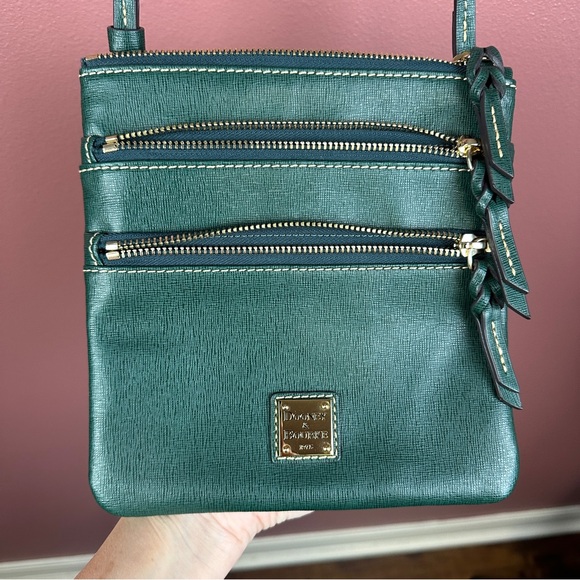 Dooney & Bourke Hunter Green Crossbody Leather Handbag With 3 Zipper Pockets - Picture 1 of 8